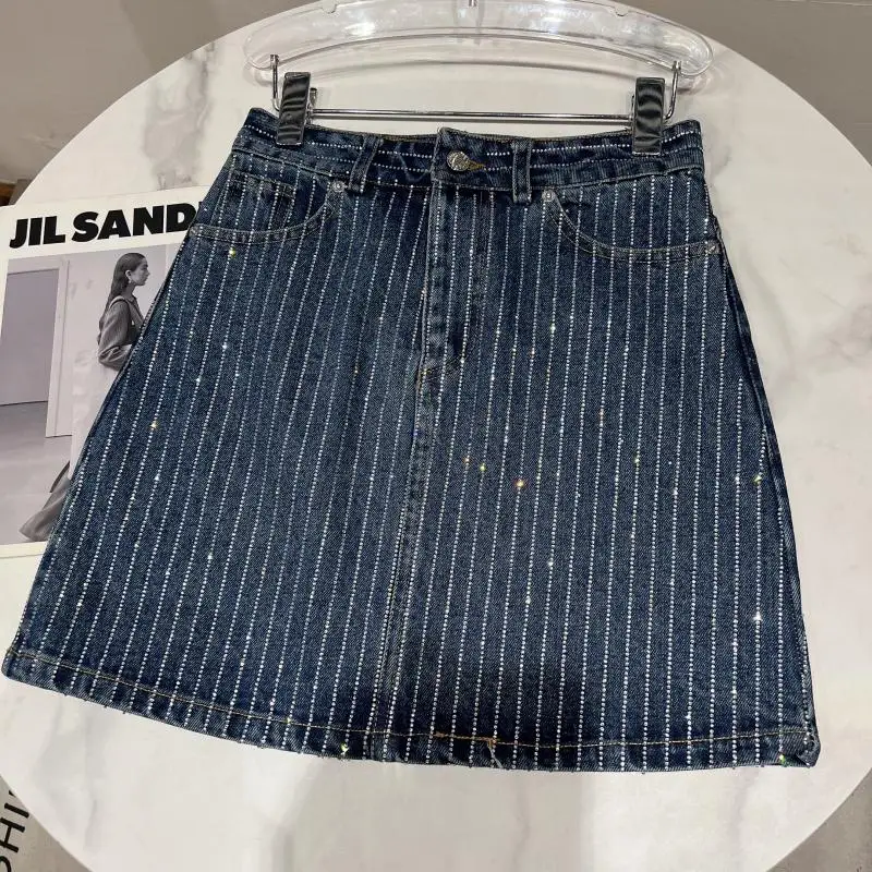 2022 Summer New Jeans Skirts for Women Heavy Industry Hot Drilling Denim A- Line Skirt Female Extreme Sexy Mini Micro Skirt
2022 Summer New Jeans Skirts for Women Heavy Industry Hot Drilling Denim A- Line Skirt Female Extreme Sexy Mini Micro Skirt