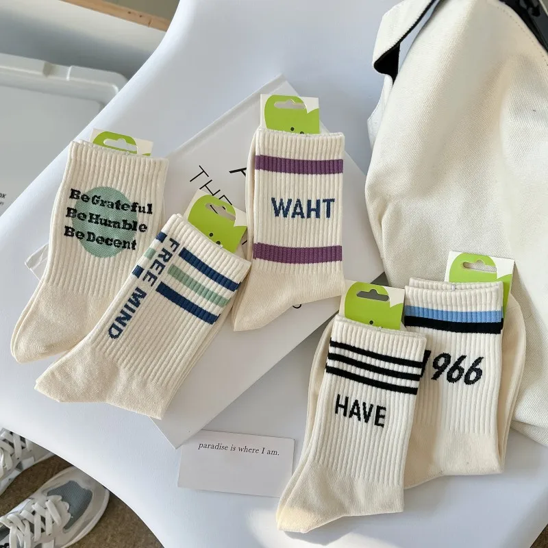 Casual New 2023 Mid-Tube Cotton Socks for Women 5 Pairs Fashion Letter High-Quality White Cotton Socks Spring Autumn Sports Sock
Casual New 2023 Mid-Tube Cotton Socks for Women 5 Pairs Fashion Letter High-Quality White Cotton Socks Spring Autumn Sports Sock