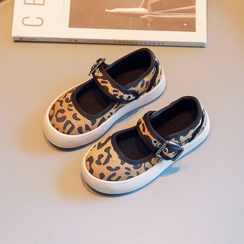 Kid Shallow Casual Shoes Girl Boy Canvas Shoe 2022 Autumn Child Walk Runing Non-slip Flat Shoe Size 26-36
Kid Shallow Casual Shoes Girl Boy Canvas Shoe 2022 Autumn Child Walk Runing Non-slip Flat Shoe Size 26-36