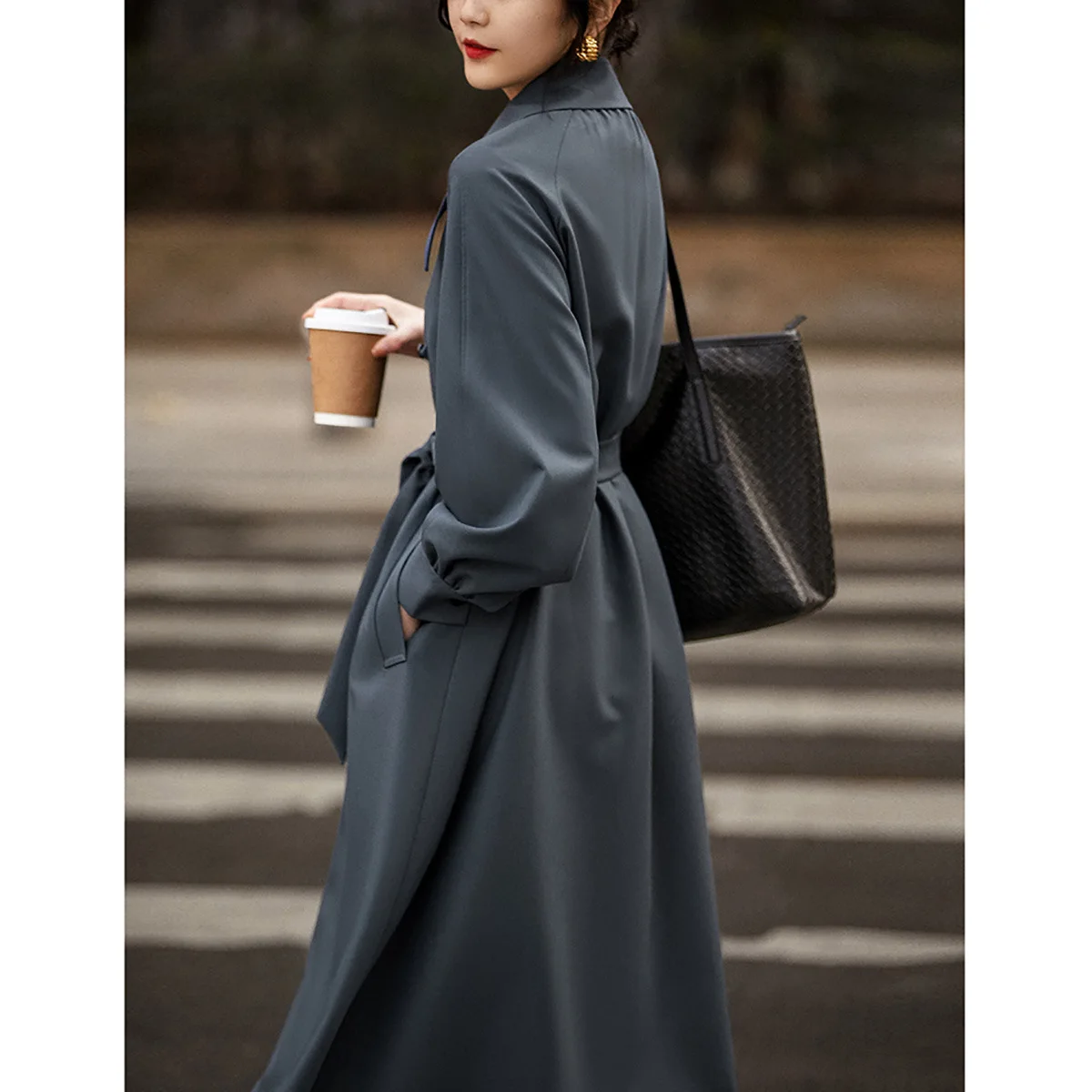 Trench Coat for Women Ladies 2023 New Spring and Autumn Lantern Sleeve Long Windbreaker Korean Office Lady Women' Trench Coat
Trench Coat for Women Ladies 2023 New Spring and Autumn Lantern Sleeve Long Windbreaker Korean Office Lady Women' Trench Coat