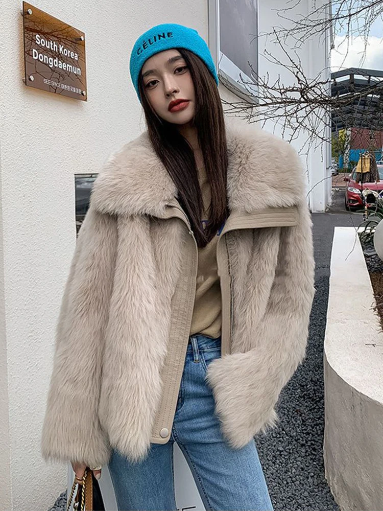 KBAT Loose Long Sleeve Faux Fox Fur Coat Women Winter Fashion Thick Warm Fur Coats Outerwear Fake Fur Jacket Women Clothing
KBAT Loose Long Sleeve Faux Fox Fur Coat Women Winter Fashion Thick Warm Fur Coats Outerwear Fake Fur Jacket Women Clothing