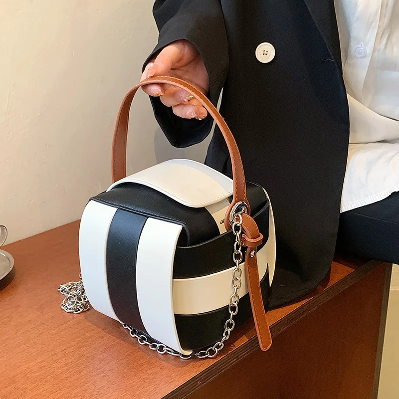 Fashion Box Shape Purses and Handbags Chain Pu Leather Lady Shouldercrossbody Bags Design Small Plaid Female Tote 2022
Fashion Box Shape Purses and Handbags Chain Pu Leather Lady Shouldercrossbody Bags Design Small Plaid Female Tote 2022