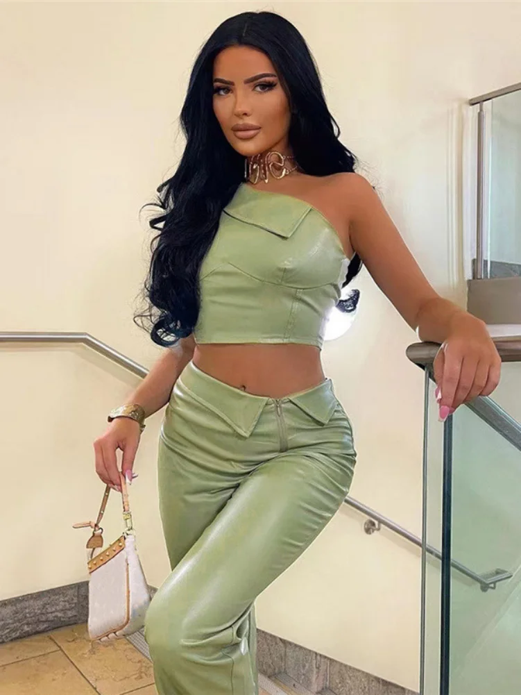 2022 Fall Winter Green PU Leather Diagonal Collar Crop Top Zipper Pants Two Piecs Set High Street Female Outfits Night Club Suit
2022 Fall Winter Green PU Leather Diagonal Collar Crop Top Zipper Pants Two Piecs Set High Street Female Outfits Night Club Suit