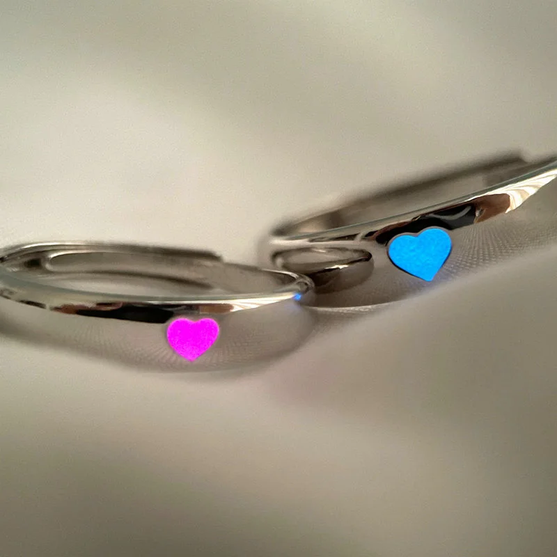 Luminous Love Heart Couple Rings for Women Men Simple Retro Glow In Dark Silver Adjustable Open Finger Ring Lover's Jewelry Gift
Luminous Love Heart Couple Rings for Women Men Simple Retro Glow In Dark Silver Adjustable Open Finger Ring Lover's Jewelry Gift