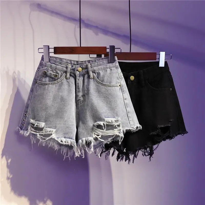 New Summer Women High Waist Button Wide Leg Jeans Shorts Female Casual Loose Blue Denim Short Pants With Pockets A31
New Summer Women High Waist Button Wide Leg Jeans Shorts Female Casual Loose Blue Denim Short Pants With Pockets A31