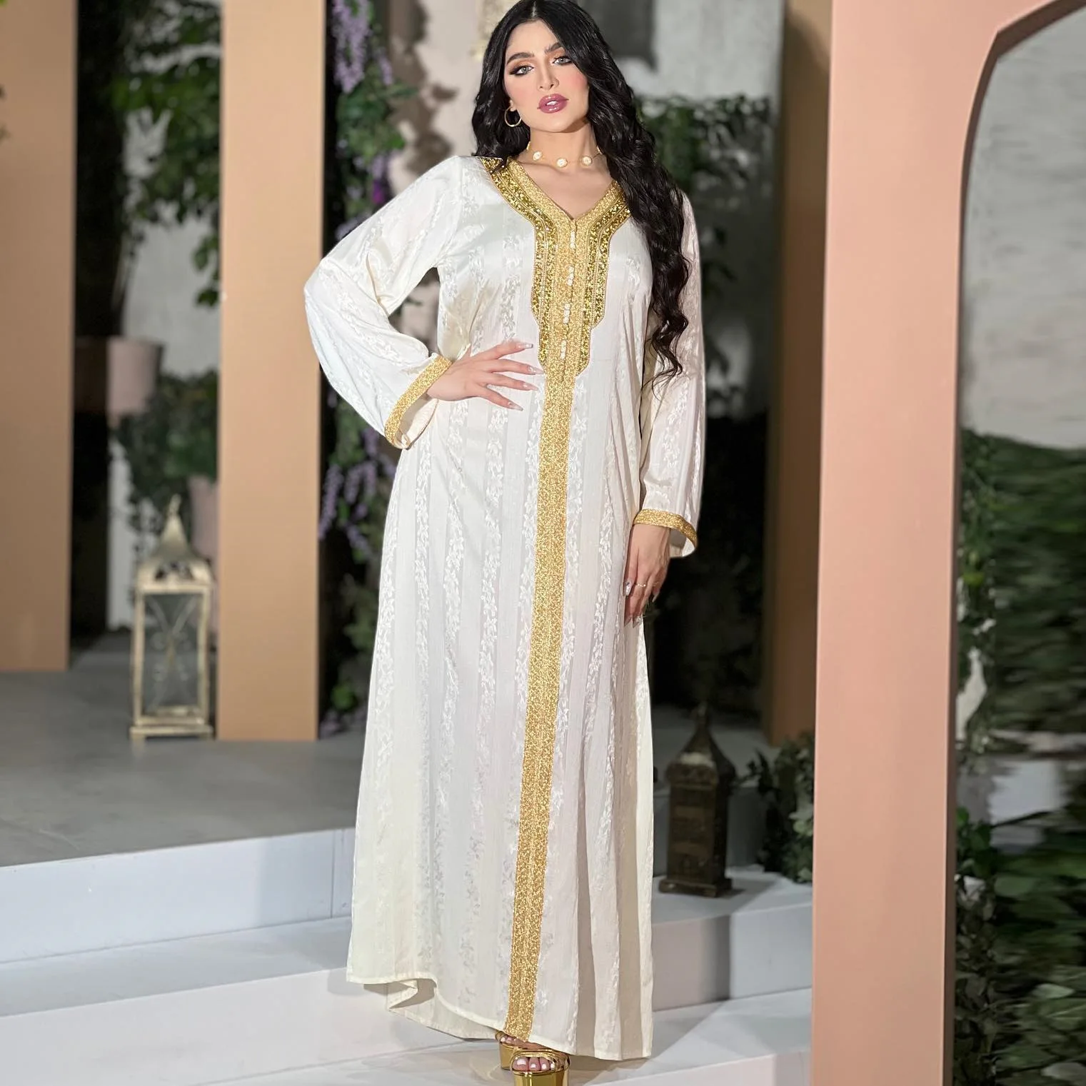 Women Elegant V Neck Golden Tape Trim Dubai Arab Muslim Abaya Moroccan Kaftan Eid 2022 White Satin Striped Jacquard Maxi Dress
Women Elegant V Neck Golden Tape Trim Dubai Arab Muslim Abaya Moroccan Kaftan Eid 2022 White Satin Striped Jacquard Maxi Dress