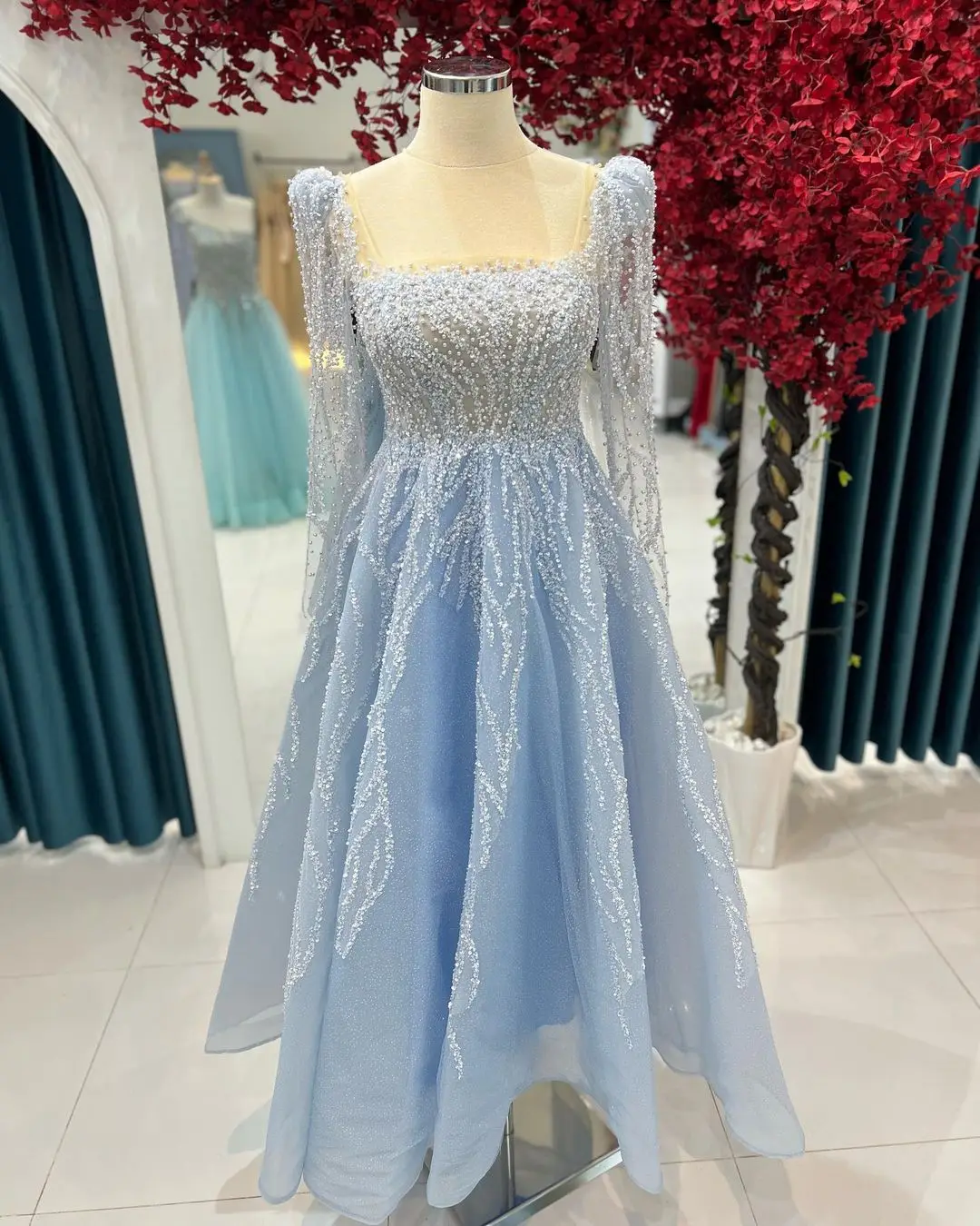 Light Sky Blue Formal Occasion Dresses Beadings Sequined Tea Length Dubai Women's Prom Dresses Long Sleeves Evening Dress
Light Sky Blue Formal Occasion Dresses Beadings Sequined Tea Length Dubai Women's Prom Dresses Long Sleeves Evening Dress