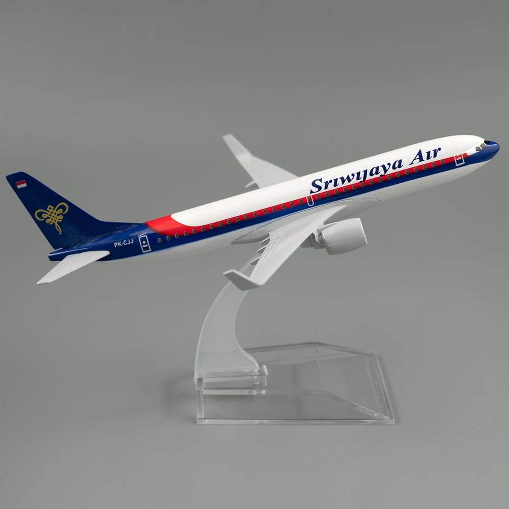 Модель самолета из сплава в масштабе 1/400, самолёт Боинг 737 Sriwijaya Air 16 см, модель самолета из сплава B737, игрушки для детей, подарок для коллекции
Модель самолета из сплава в масштабе 1/400, самолёт Боинг 737 Sriwijaya Air 16 см, модель самолета из сплава B737, игрушки для детей, подарок для коллекции