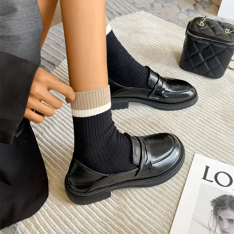 2022 New Women Loafers Female Thick Bottom Square Heels Shoes Shallow Slip On Ladies Soild Pu Leather Falt Fashion Footwear
2022 New Women Loafers Female Thick Bottom Square Heels Shoes Shallow Slip On Ladies Soild Pu Leather Falt Fashion Footwear