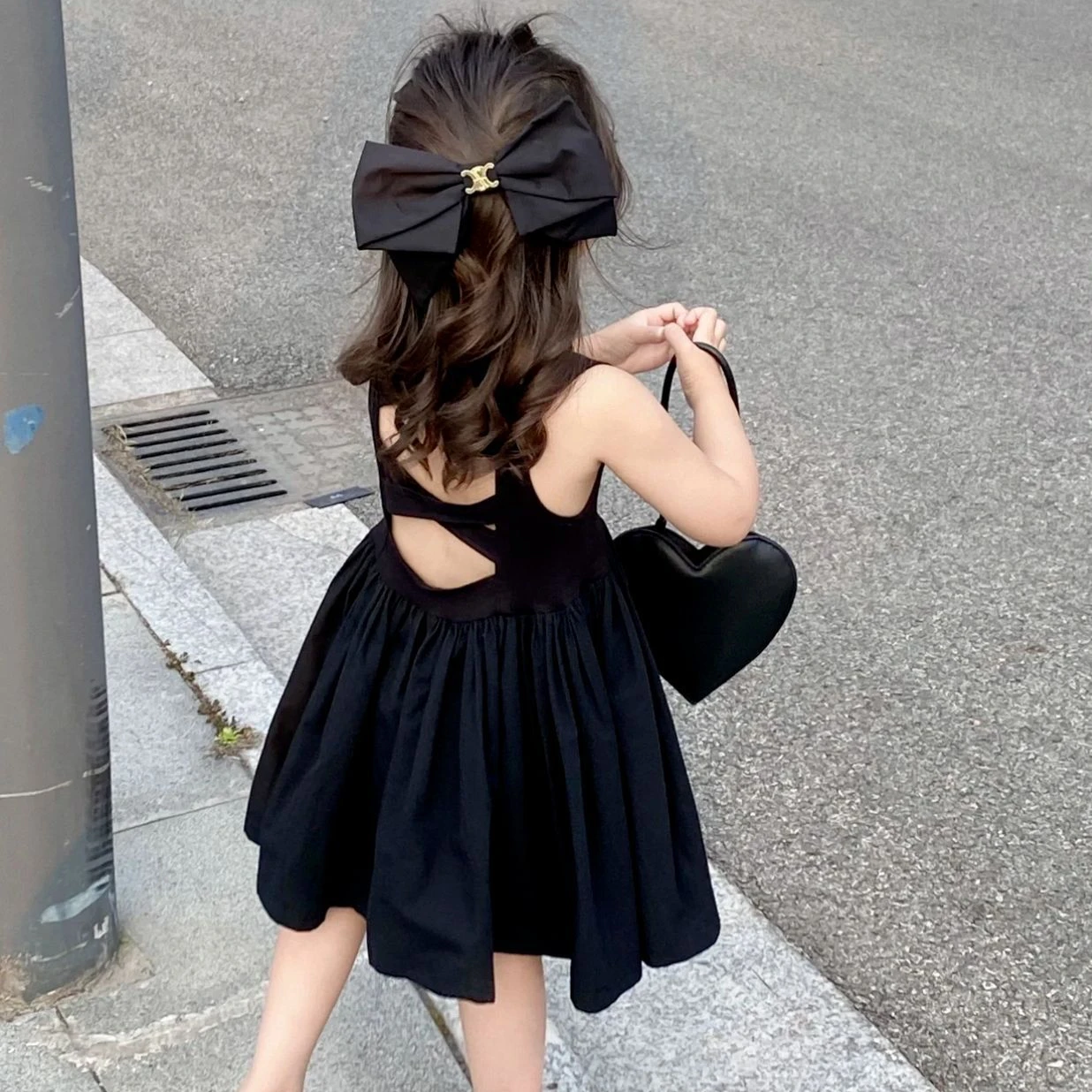 4644C Girl Dress 2023 Summer New Fashion Backless Cross Beach Girl's Sling Dress Retro Vest Dress Princess Dress
4644C Girl Dress 2023 Summer New Fashion Backless Cross Beach Girl's Sling Dress Retro Vest Dress Princess Dress