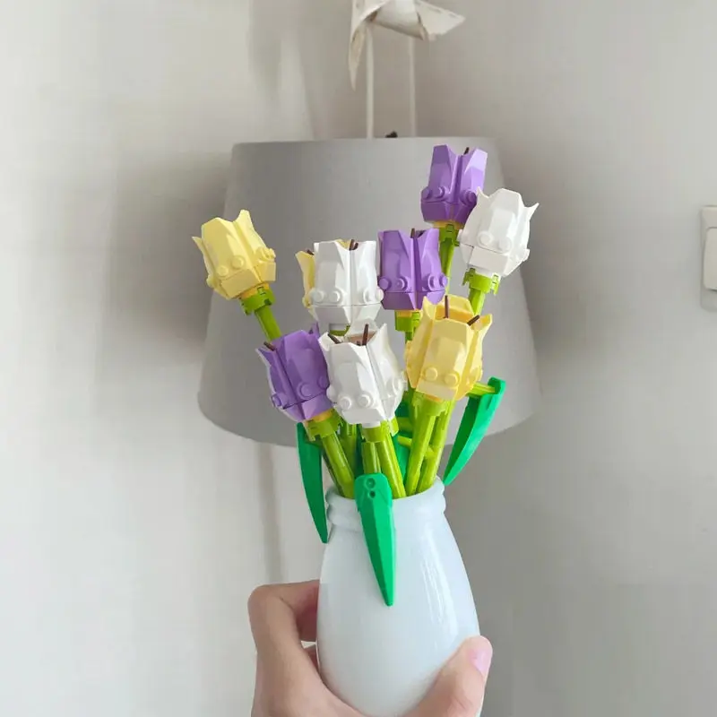 Tulip Building Block Bouquet Perpetual Flower 3D Model Home Decoration Plant Potted Flower Assembly Bricks Child Festive Gifts 
Tulip Building Block Bouquet Perpetual Flower 3D Model Home Decoration Plant Potted Flower Assembly Bricks Child Festive Gifts