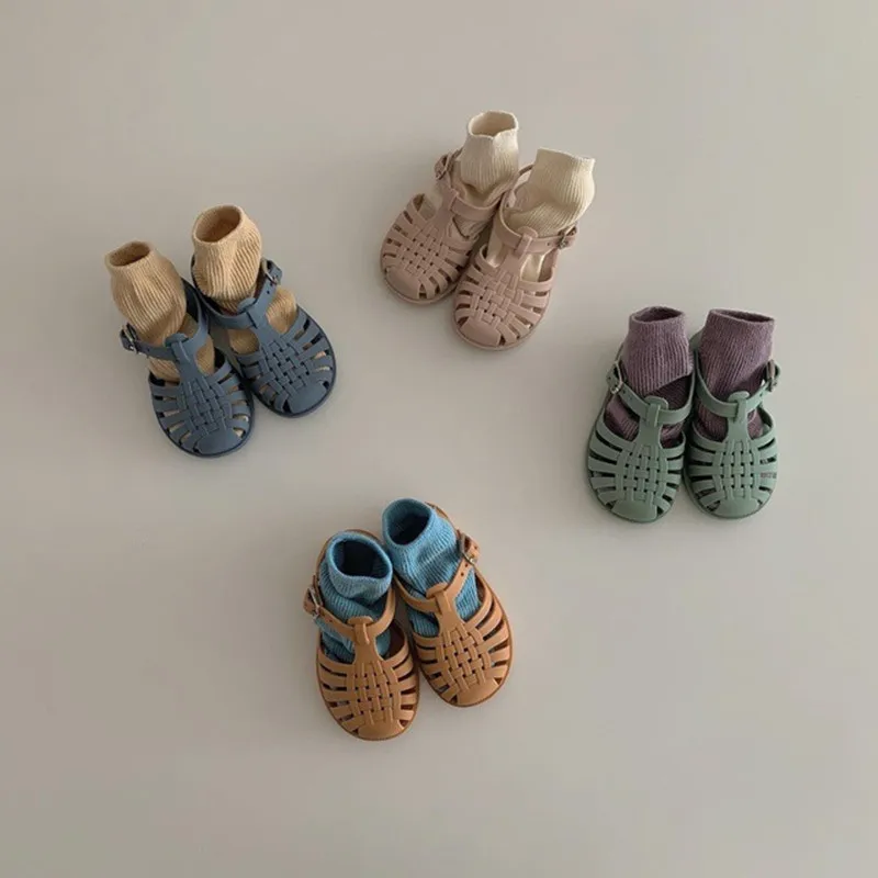 MODX 2023 Summer New Korean Style Children Sandals Solid Color Breathable Soft Toddlers Kids Beach Shoes
MODX 2023 Summer New Korean Style Children Sandals Solid Color Breathable Soft Toddlers Kids Beach Shoes
