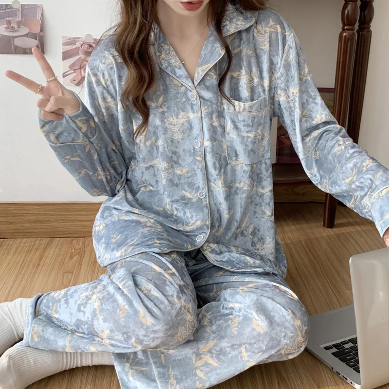 Women Sweet Warm Coral Fleece Thick Pajama Sets Long Sleeve Gold Velvet Warm Sleepwear Lounge Wear Soft Home Clothes
Women Sweet Warm Coral Fleece Thick Pajama Sets Long Sleeve Gold Velvet Warm Sleepwear Lounge Wear Soft Home Clothes