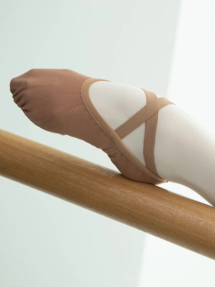 Ballet dance shoes wholesale exercise camel elastic cloth dance shoes lace-free cat claw shoes soft sole breathable dance shoes
Ballet dance shoes wholesale exercise camel elastic cloth dance shoes lace-free cat claw shoes soft sole breathable dance shoes