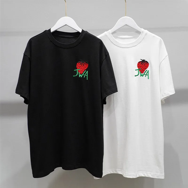 Unisex Strawberry Embroidery Letters Tee Solid Color Loose Short Sleeve 2022 Summer O-neck Top Women and Men Tshirt
Unisex Strawberry Embroidery Letters Tee Solid Color Loose Short Sleeve 2022 Summer O-neck Top Women and Men Tshirt