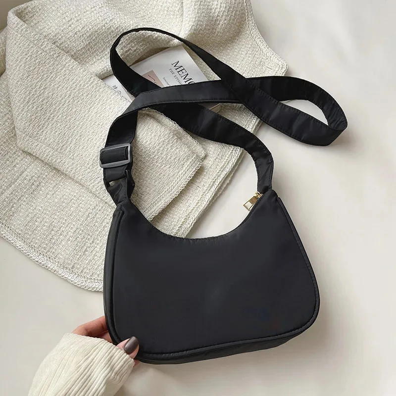 Exquisite Women Shoulder Bag Solid Color Armpit Designer Underarm Bags Leisure Ladies Crescent Daily Dumpling Bags
Exquisite Women Shoulder Bag Solid Color Armpit Designer Underarm Bags Leisure Ladies Crescent Daily Dumpling Bags