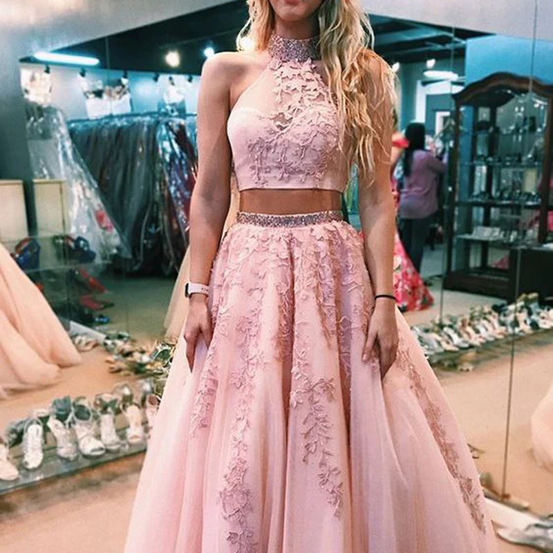 Lace Appliques Prom Dresses For Women 2022 Luxury Two Piece Set Beaded Evening Gown Halter Neck A-Line For Wedding Party Dress
Lace Appliques Prom Dresses For Women 2022 Luxury Two Piece Set Beaded Evening Gown Halter Neck A-Line For Wedding Party Dress