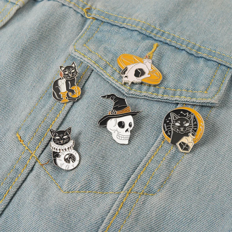 Skull Enamel Pin punk cat skull Brooch black and white hand creative visual difference Lapel Pin Badge jewelry
Skull Enamel Pin punk cat skull Brooch black and white hand creative visual difference Lapel Pin Badge jewelry