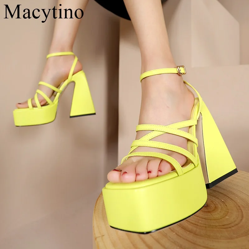 Sexy Snake Print High Heels Women Plus Size Retro Sandals 2022 New Fashion Open Toe Shoes Women Outer Wear Party Dress Heels
Sexy Snake Print High Heels Women Plus Size Retro Sandals 2022 New Fashion Open Toe Shoes Women Outer Wear Party Dress Heels