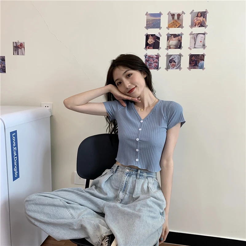 ww1589 New v-neck ice silk knitted sweater navel high waist short-sleeved t-shirt top
ww1589 New v-neck ice silk knitted sweater navel high waist short-sleeved t-shirt top
