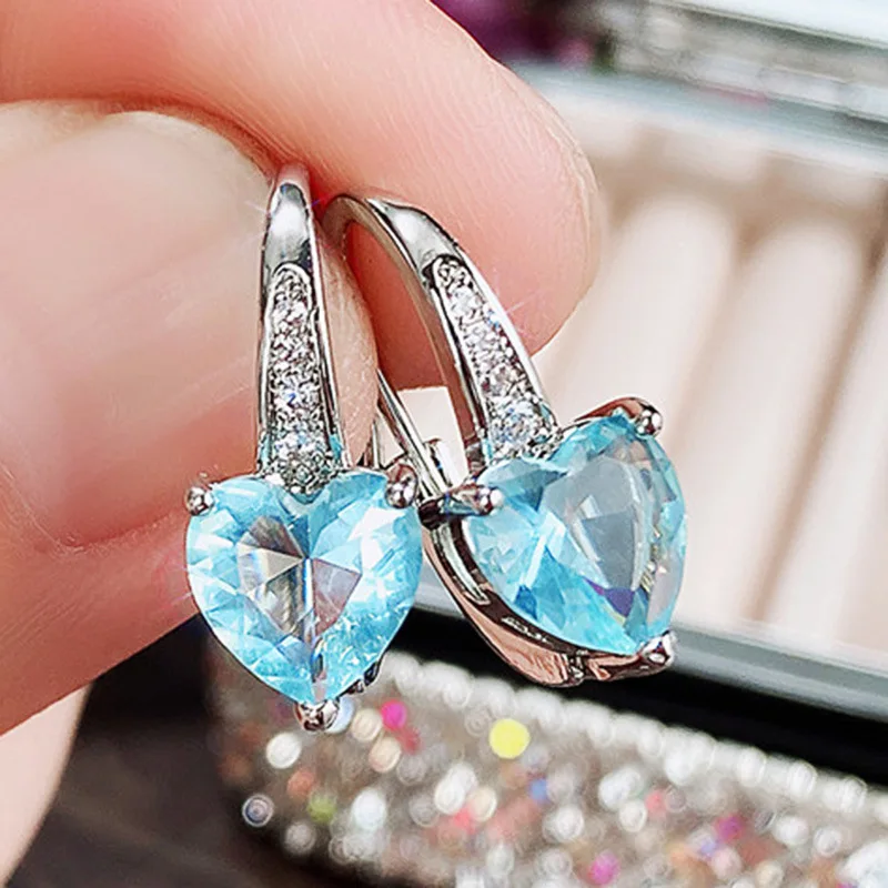 2022 New Arrival Trendy Royal Blue Sea Blue Color Heart Earrings for Women Anniversary Gift Jewelry Wholesale E7490
2022 New Arrival Trendy Royal Blue Sea Blue Color Heart Earrings for Women Anniversary Gift Jewelry Wholesale E7490