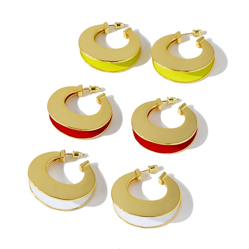 European and American fashion oil dripping fluorescent green enamel moon boat metal double C-shaped earrings
European and American fashion oil dripping fluorescent green enamel moon boat metal double C-shaped earrings
