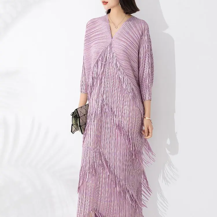 

Miyake High-End Pleated Elegant Dress New V-neck Tassel Batwing Sleeve Gilding Large Size Socialite Style Sheath Elegant Dresses