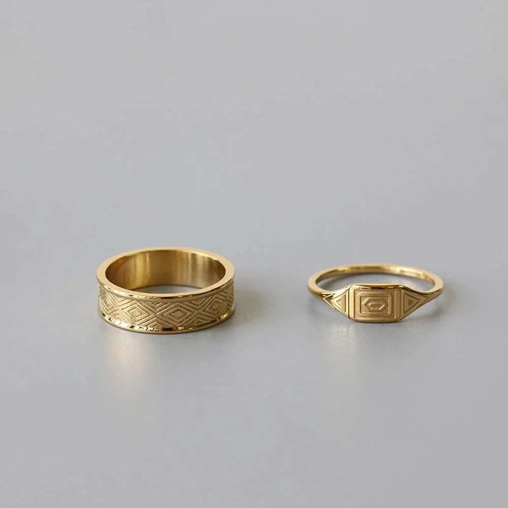 2021 Retro Totem Pattern Stackable Band Ring for Women Stainless Steel Gold Signet Ring Vintage Rhombus Fashion Gold Ring Gift
2021 Retro Totem Pattern Stackable Band Ring for Women Stainless Steel Gold Signet Ring Vintage Rhombus Fashion Gold Ring Gift