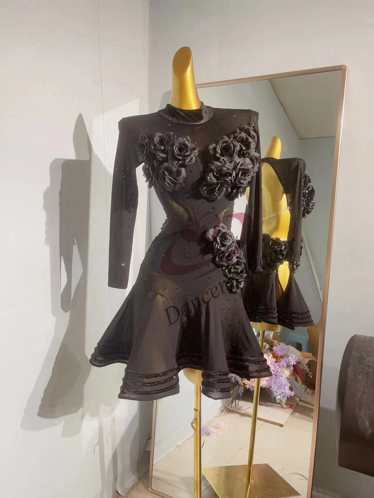 Latin Dance Dress High-end Custom Handmade Flower Transparent Mesh Cha Cha Cha Tango Female Adult Stage Professional Clothing
Latin Dance Dress High-end Custom Handmade Flower Transparent Mesh Cha Cha Cha Tango Female Adult Stage Professional Clothing