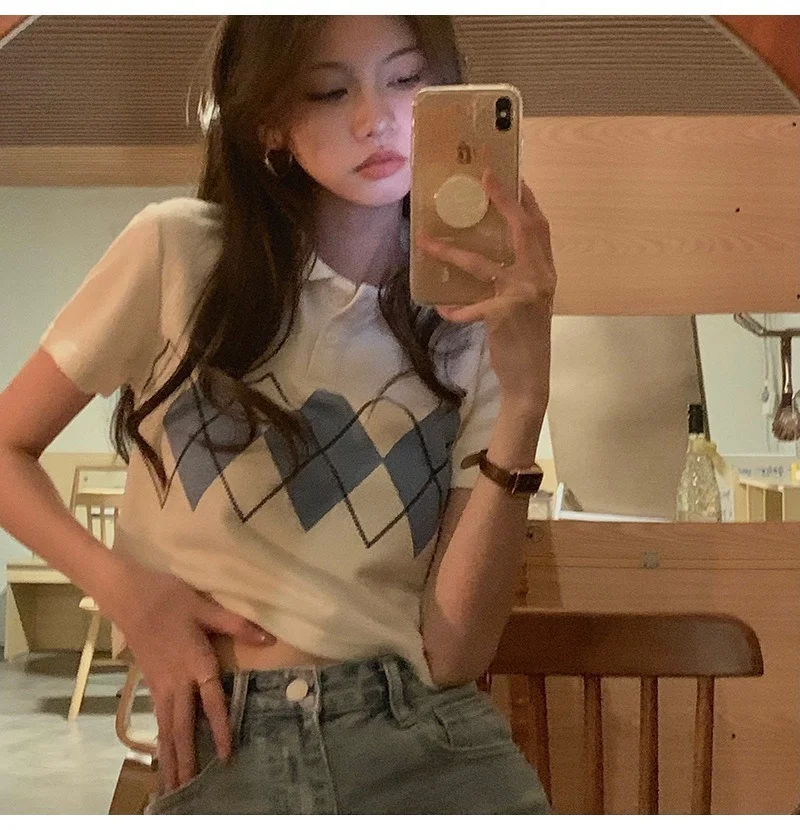 Характерная универсальная клетчатая футболка с отложным воротником, летняя новая корейская мода, Женский Повседневный укороченный топ до ... 
Характерная универсальная клетчатая футболка с отложным воротником, летняя новая корейская мода, Женский Повседневный укороченный топ до ...