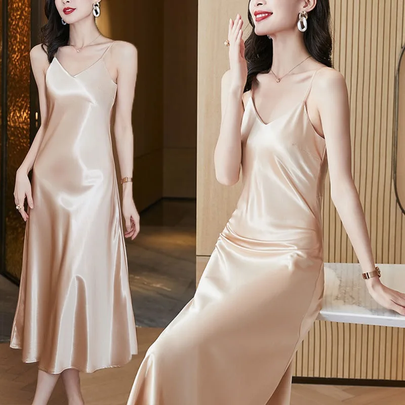 2022 Summer New Style Temperament V-neck Suspender Women Dress Medium Length Sexy Bottoming With Solid Color Skirt
2022 Summer New Style Temperament V-neck Suspender Women Dress Medium Length Sexy Bottoming With Solid Color Skirt
