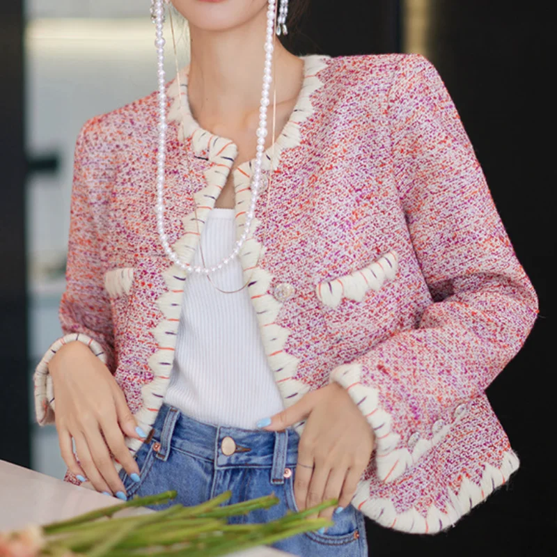 French Spring Autumn V-neck Sweet Pink Jacket Women Long Sleeve Small Fragrant Simple Elegant Aristocratic Wool Tweed Short Coat
French Spring Autumn V-neck Sweet Pink Jacket Women Long Sleeve Small Fragrant Simple Elegant Aristocratic Wool Tweed Short Coat