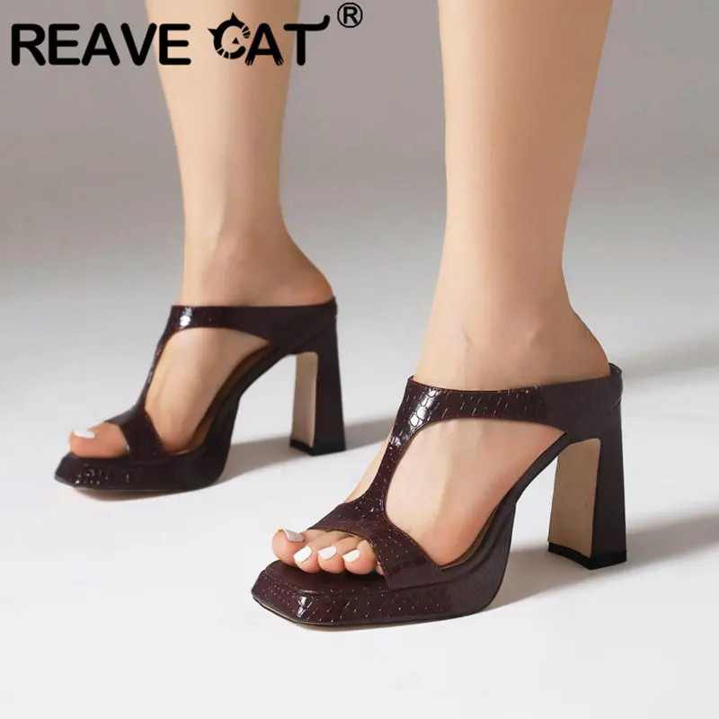 Женские мюли на блочном каблуке REAVE CAT, лаконичные повседневные туфли без застежек на платформе 9,5 см, модель 43, 44, 45, 46
Женские мюли на блочном каблуке REAVE CAT, лаконичные повседневные туфли без застежек на платформе 9,5 см, модель 43, 44, 45, 46