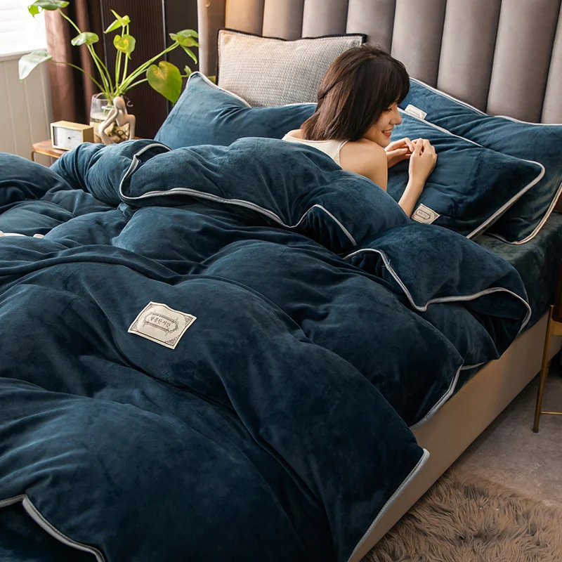 Velvet Duvet Cover Set for Home Bedroom Winter Warm Simple Quilt Cover Bed Sheets and Pillowcases Bedding Set Queen King Size
Velvet Duvet Cover Set for Home Bedroom Winter Warm Simple Quilt Cover Bed Sheets and Pillowcases Bedding Set Queen King Size