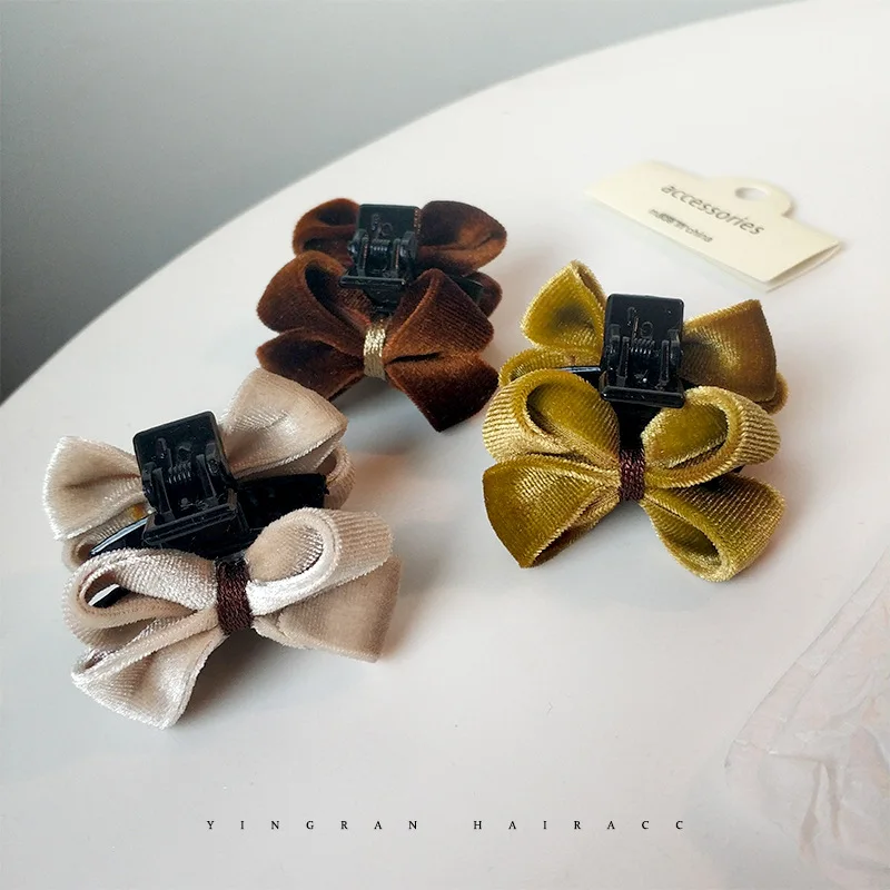 1pc High Forehead Bangs Ponytail Small Clip Korean Velvet Butterfly Knot Hair Clip Small Bangs Hairdressing Accessories
1pc High Forehead Bangs Ponytail Small Clip Korean Velvet Butterfly Knot Hair Clip Small Bangs Hairdressing Accessories
