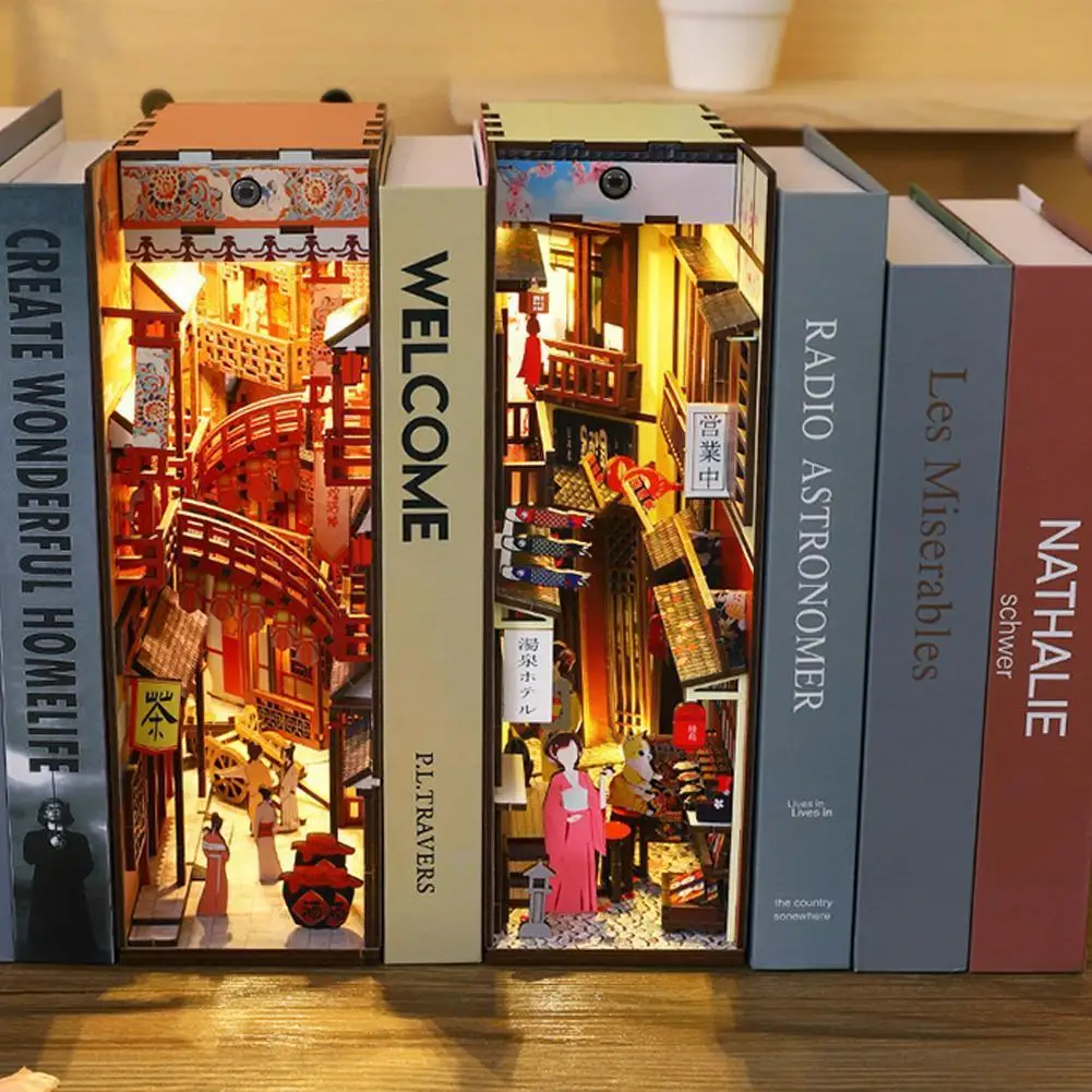 DIY Wooden Book Nook With Furniture Light Dolls House Bookshelf Shelf Insert Casa Kid Girl Boy For Toys Birthday G7J8
DIY Wooden Book Nook With Furniture Light Dolls House Bookshelf Shelf Insert Casa Kid Girl Boy For Toys Birthday G7J8