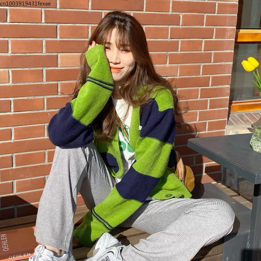 Korean Green Stripe Knitted Sweater Autumn Winter 2023 New Overd Cardigan Women's V-neck Top Casual Retro Black Warm Coat
Korean Green Stripe Knitted Sweater Autumn Winter 2023 New Overd Cardigan Women's V-neck Top Casual Retro Black Warm Coat