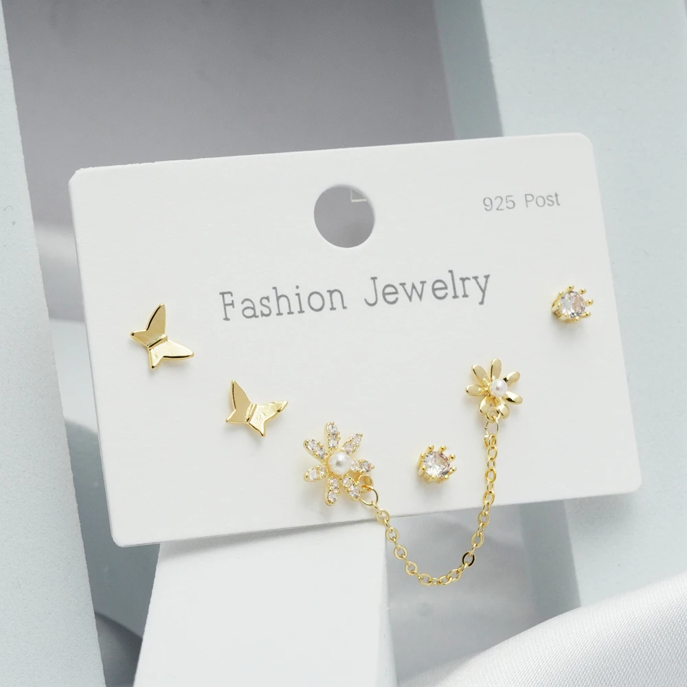 Комплект из серег-гвоздиков и кристаллов для девочек
Комплект из серег-гвоздиков и кристаллов для девочек