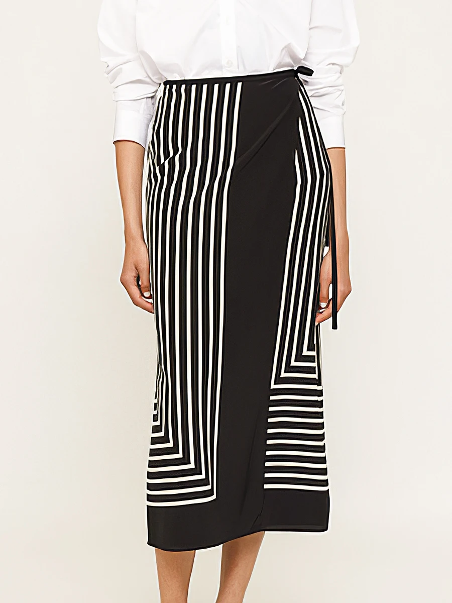 Retro Print Skirt Summer Women Clothing High Waist Lace-up Irregular Wrap Long Skirts Elegant Vintage Female Robes Fashion 2022
Retro Print Skirt Summer Women Clothing High Waist Lace-up Irregular Wrap Long Skirts Elegant Vintage Female Robes Fashion 2022