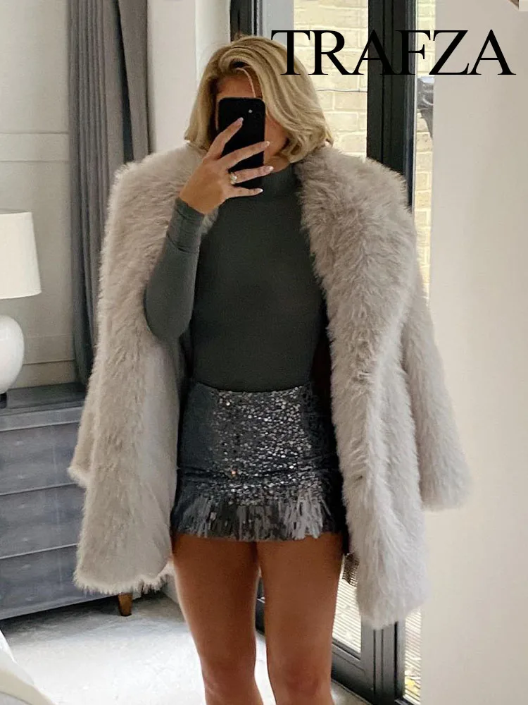 TRAFZA Winter Warm Thickened Women's Artificial Leather Effect Coat Jacket Fashion Plush Lapel Long Sleeve Women's Loose Jacket
TRAFZA Winter Warm Thickened Women's Artificial Leather Effect Coat Jacket Fashion Plush Lapel Long Sleeve Women's Loose Jacket