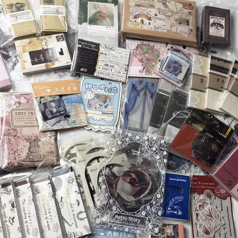 Случайная коробка с наклейками и лентой
Случайная коробка с наклейками и лентой