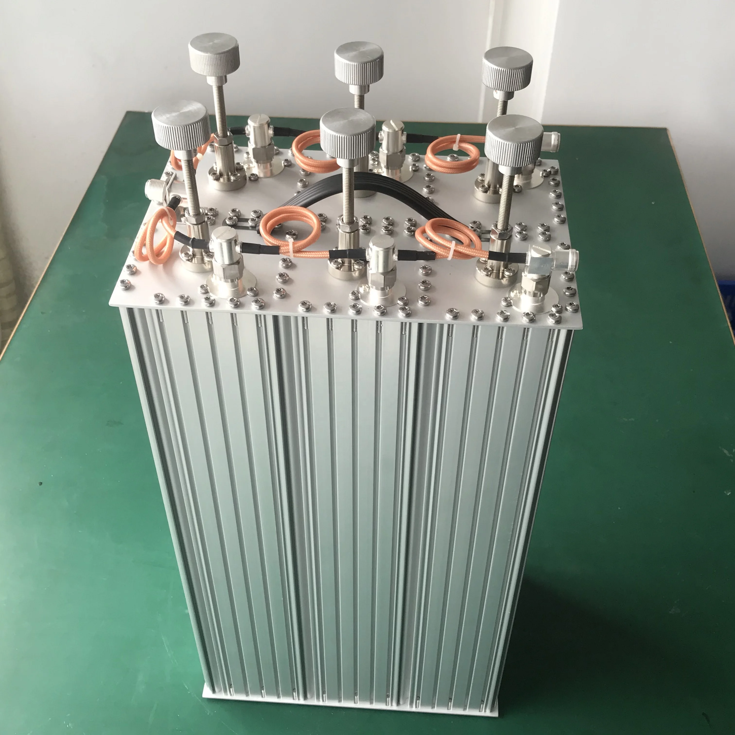 136-174MHz VHF 0.6MHz Duplexer for Ham Radio or Amateur Radio 70cm/2m Cavity bandpass/bandreject Duplexer
136-174MHz VHF 0.6MHz Duplexer for Ham Radio or Amateur Radio 70cm/2m Cavity bandpass/bandreject Duplexer
