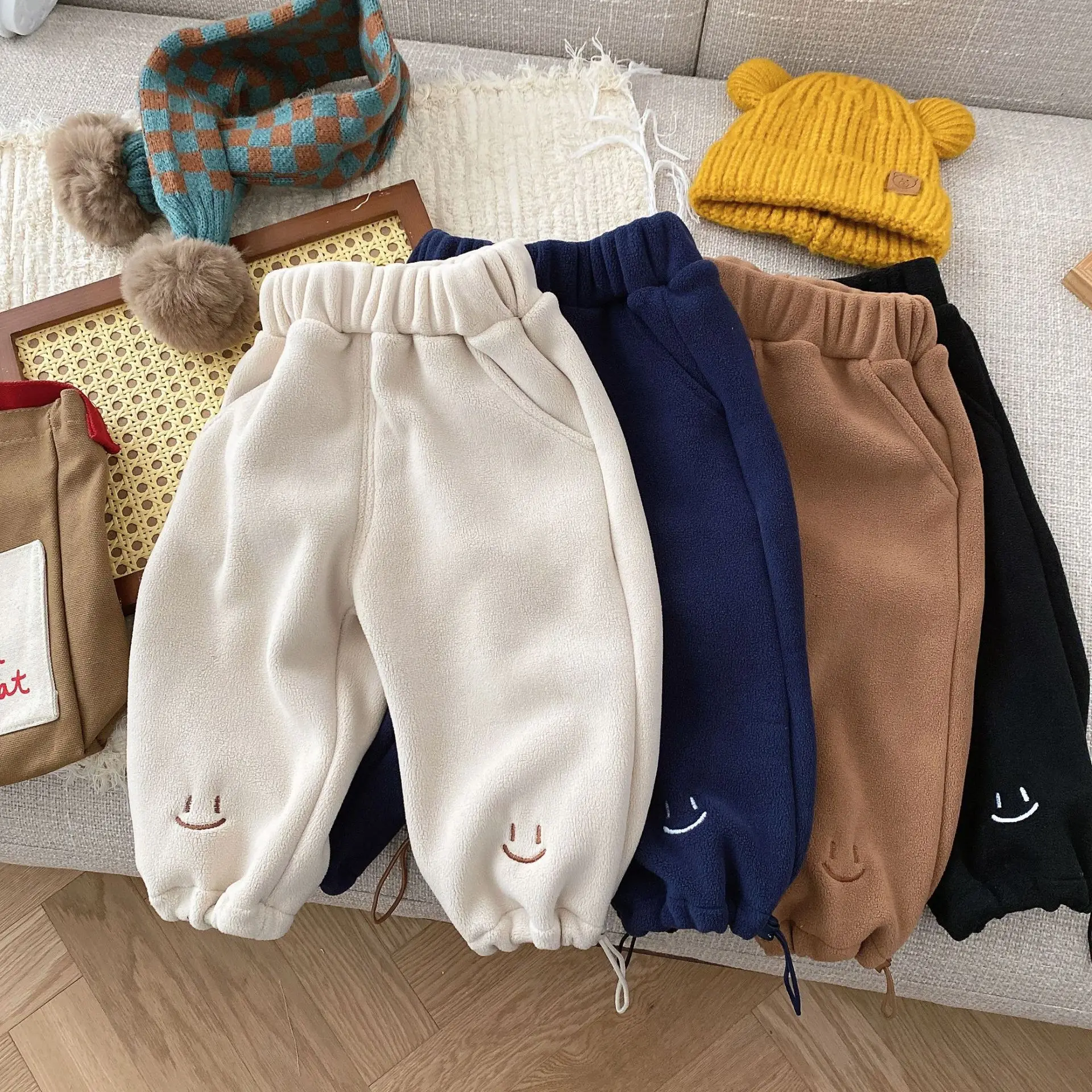 Kids Solid Smiling Face Sports Pants 0-6y Boys Children Warm Soft Simple Trousers Girls Retro Fashion Soft Bind Feet Pants
Kids Solid Smiling Face Sports Pants 0-6y Boys Children Warm Soft Simple Trousers Girls Retro Fashion Soft Bind Feet Pants