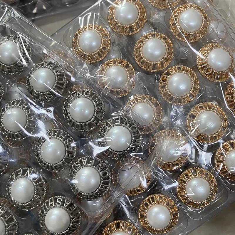 Small fragrant retro wind buttons Sewing Accessories FASHION letter cardigan tweed female on clothes decorative buckle 5pcs/lot
Small fragrant retro wind buttons Sewing Accessories FASHION letter cardigan tweed female on clothes decorative buckle 5pcs/lot