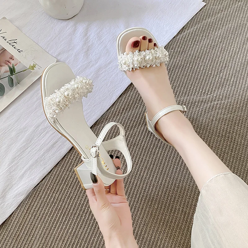 French Summer Open Toe Women's Shoes 2022 New Fashion Shoes Women's Thick Heel Outer Wear Casual All-match Sandals Women Adult
French Summer Open Toe Women's Shoes 2022 New Fashion Shoes Women's Thick Heel Outer Wear Casual All-match Sandals Women Adult