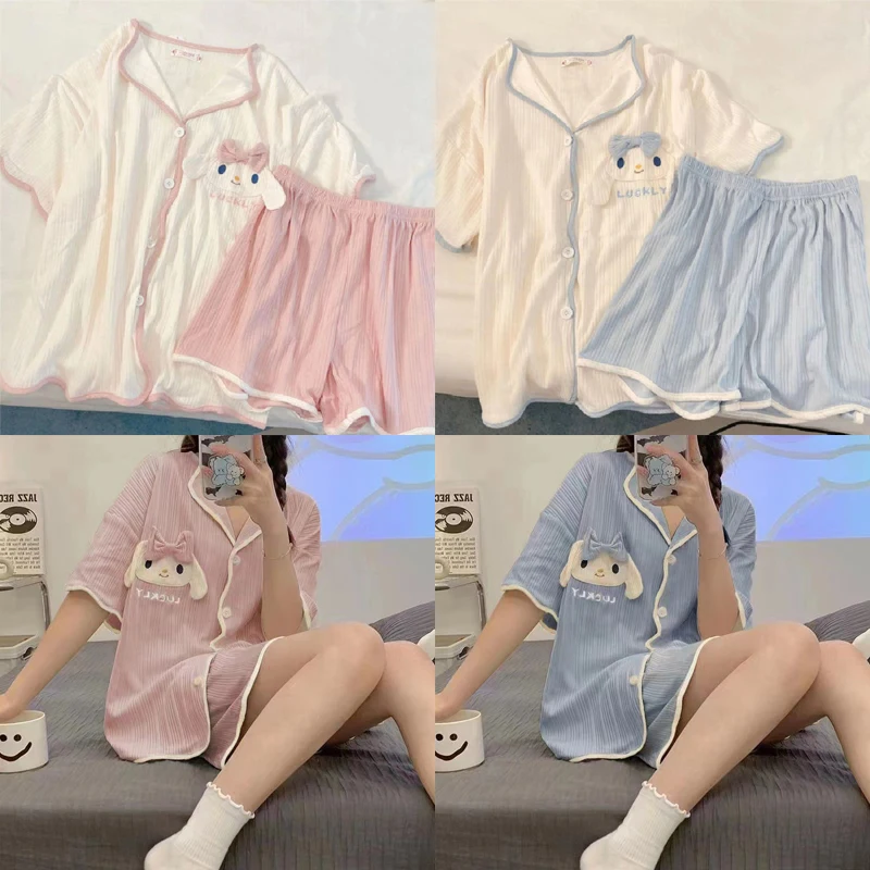Пижама Sanrio Cinnamoroll для девушек, короткая пижама из чистого хлопка с короткими рукавами, шорты для студенческого общежития, удобная и свободная
Пижама Sanrio Cinnamoroll для девушек, короткая пижама из чистого хлопка с короткими рукавами, шорты для студенческого общежития, удобная и свободная