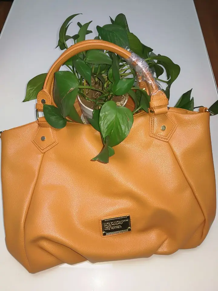 Ladies Quality Leather Letter Shoulde Luxury Handbags Women Bags Designer Fashion Large Capacity Tote Bag
Ladies Quality Leather Letter Shoulde Luxury Handbags Women Bags Designer Fashion Large Capacity Tote Bag