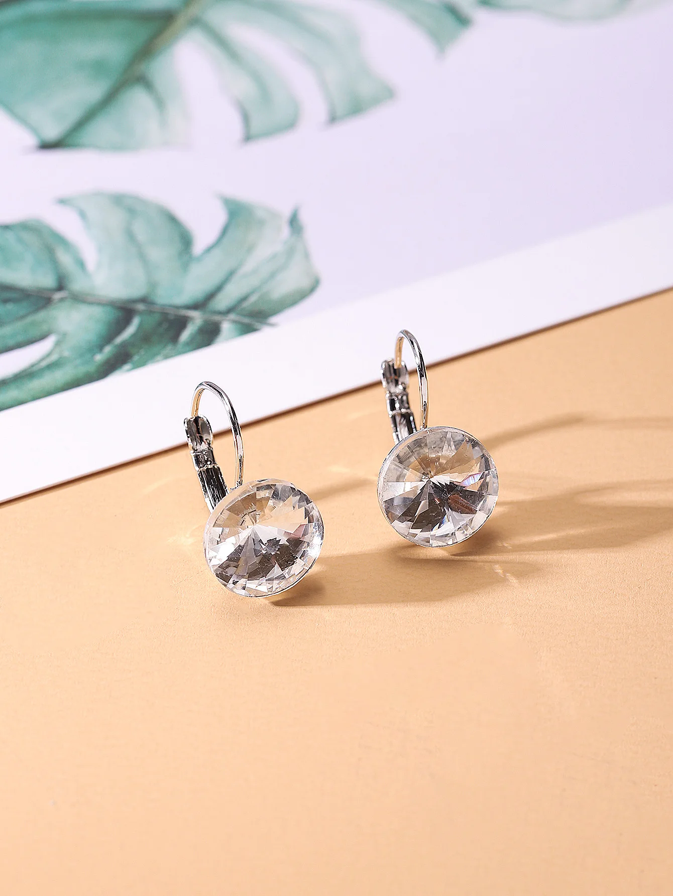 Euramerican Atmosphere Fashion Like Crystal Simple All-Match Earrings White Purple Green Rose Red Round Zircon Pendant Earrings
Euramerican Atmosphere Fashion Like Crystal Simple All-Match Earrings White Purple Green Rose Red Round Zircon Pendant Earrings