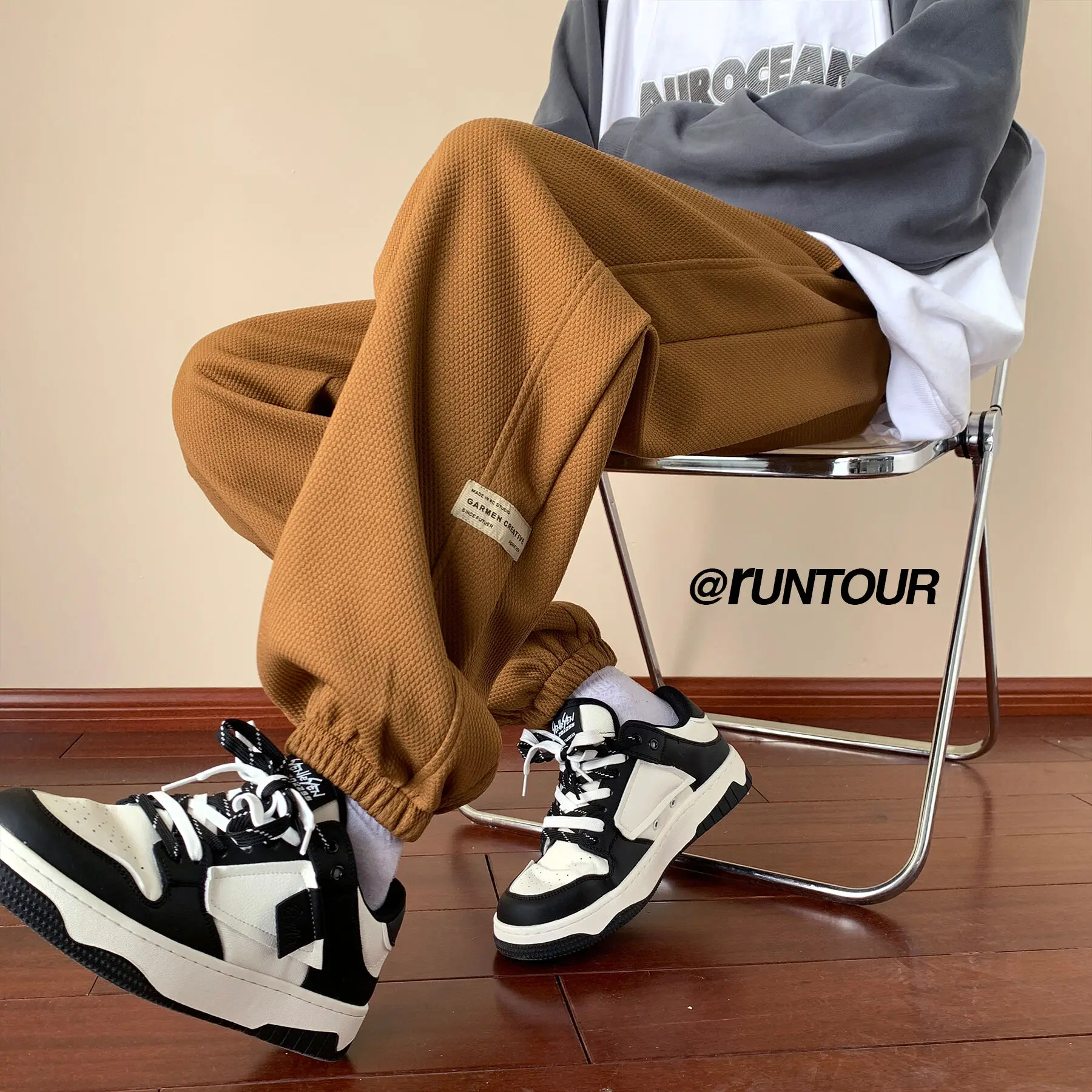 Hybskr Fashion Sweatpants Men's Loose Wide Leg Jogger Pants Harajuku Streetwear Male Drawstring Solid Color Sports Trousers
Hybskr Fashion Sweatpants Men's Loose Wide Leg Jogger Pants Harajuku Streetwear Male Drawstring Solid Color Sports Trousers