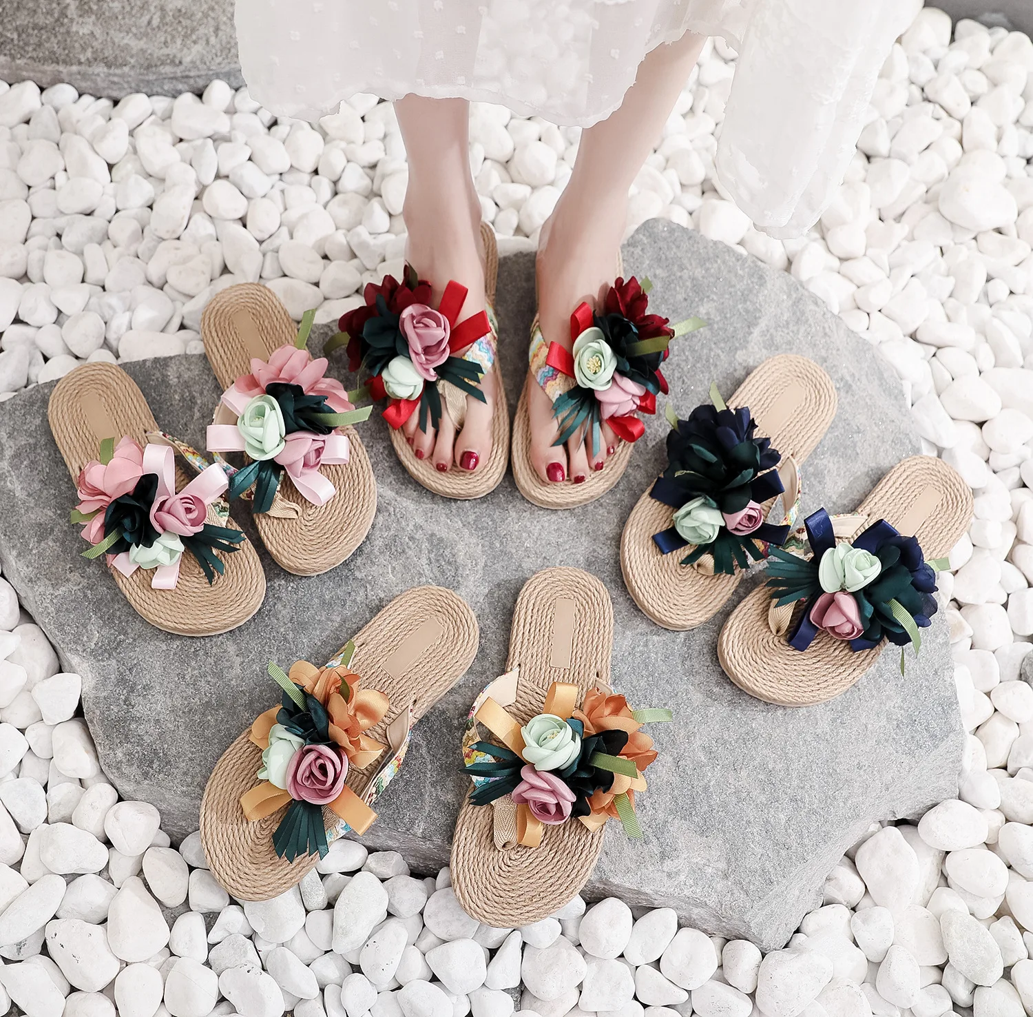 Shoes Woman 2022 Rubber Flip Flops Flower Low Female Slippers Luxury Slides Hawaiian New Flat Beach Designer Cotton Fabric PU Ho
Shoes Woman 2022 Rubber Flip Flops Flower Low Female Slippers Luxury Slides Hawaiian New Flat Beach Designer Cotton Fabric PU Ho